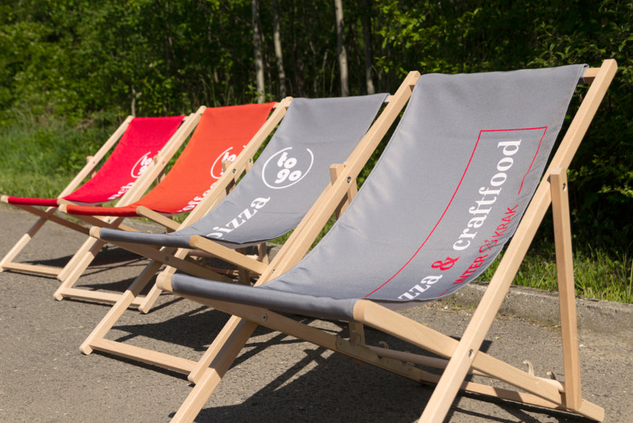 Holz Liegestuhl mit Branding