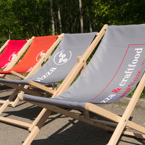 Holz Liegestuhl mit Branding