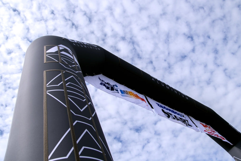 Torbogen aufblasbar mit Banner