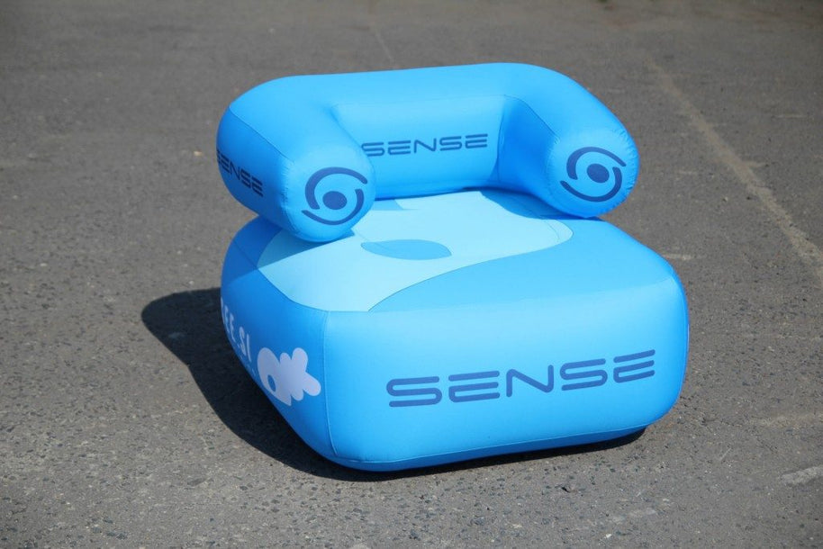 Penuamtischer Sessel mit Logodruck