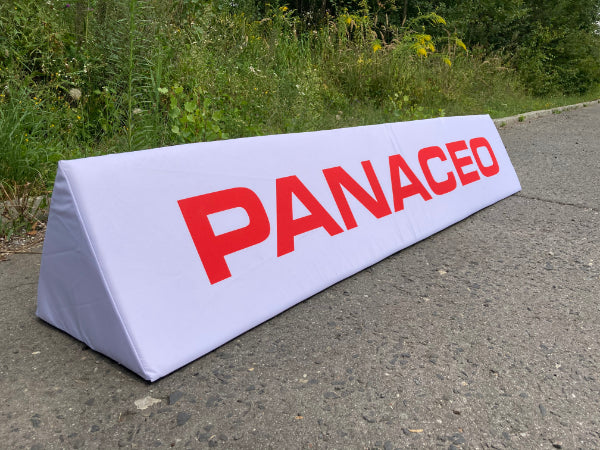 Bandenwerbung Fußballplatz