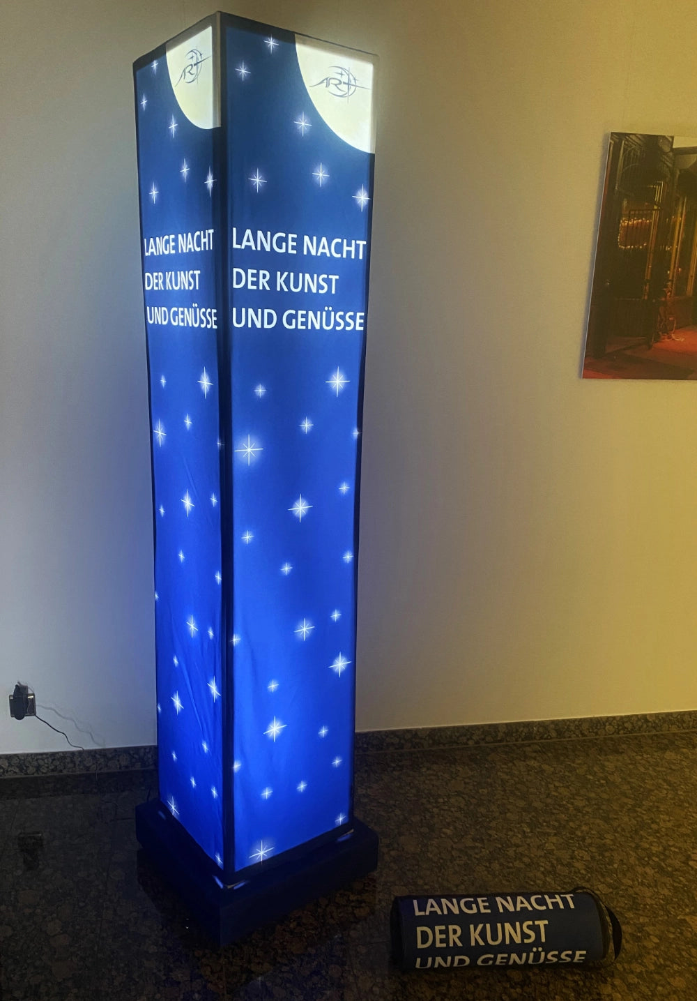 Leuchtsäule mit Logodruck