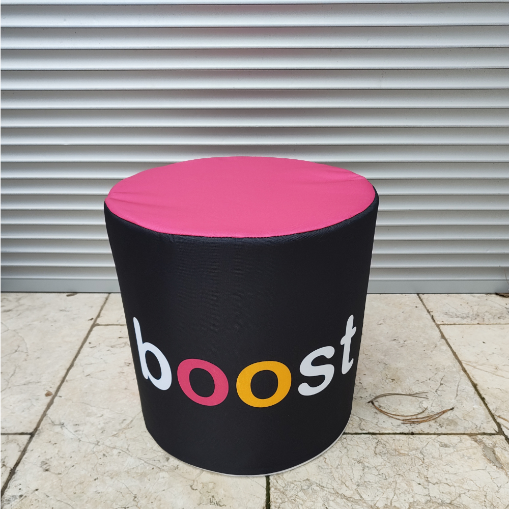 Runder Sitzhocker mit Logodruck