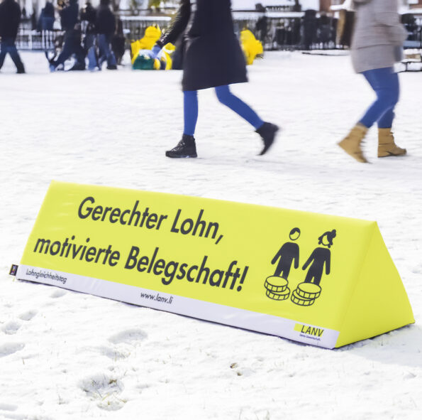 Bordo in schiuma con logo stampato