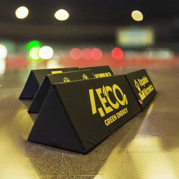 Bordocampo triagonale con stampa per eventi