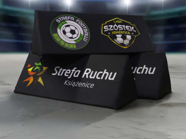 bordocampo triangolare per eventi con logo