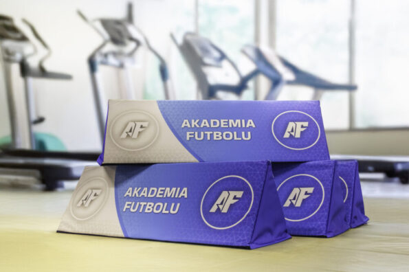 Bordocampo pubblicitario pieghevole per centro fitness