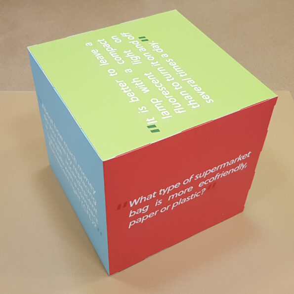 Cubo espositivo in cartone